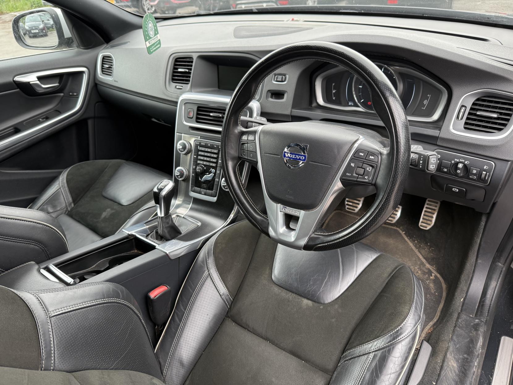 Volvo V60 2.0 D4 R-Design Estate 5dr Diesel Manual Euro 6 (s/s) (181 ps)