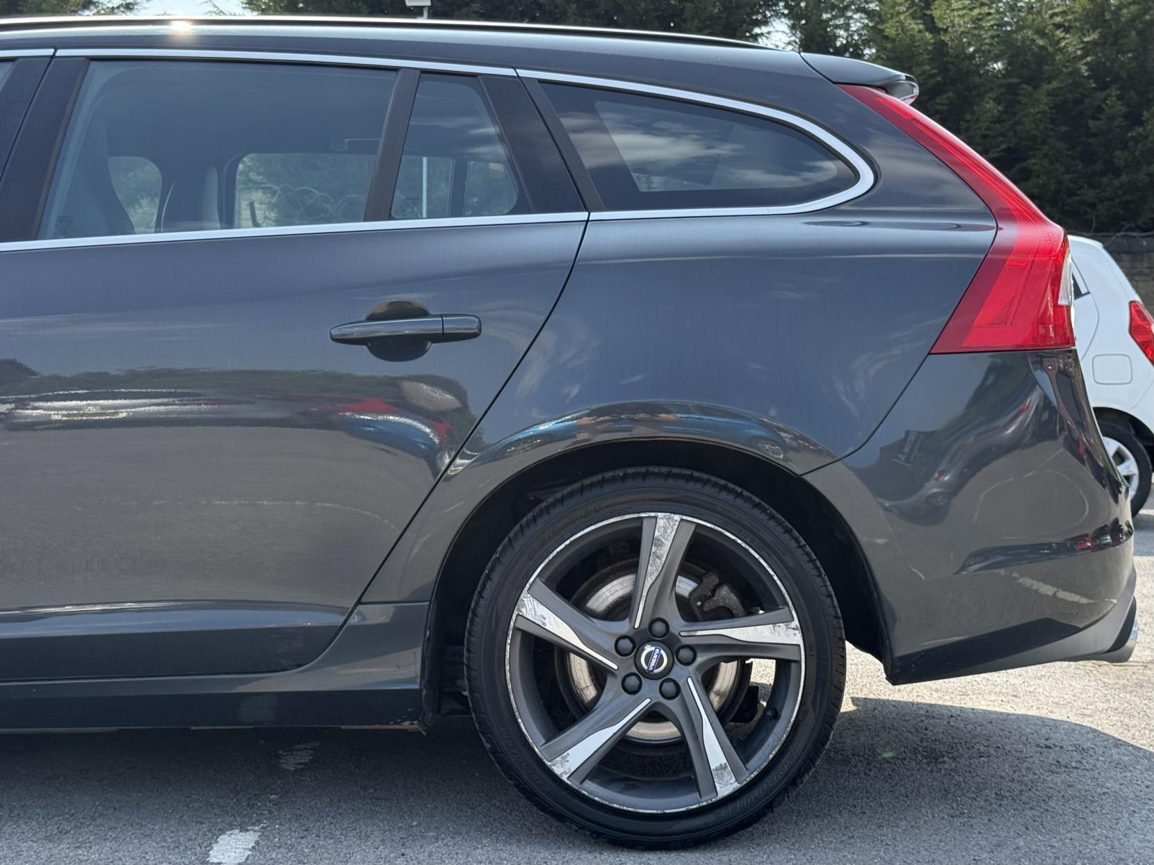 Volvo V60 2.0 D4 R-Design Estate 5dr Diesel Manual Euro 6 (s/s) (181 ps)