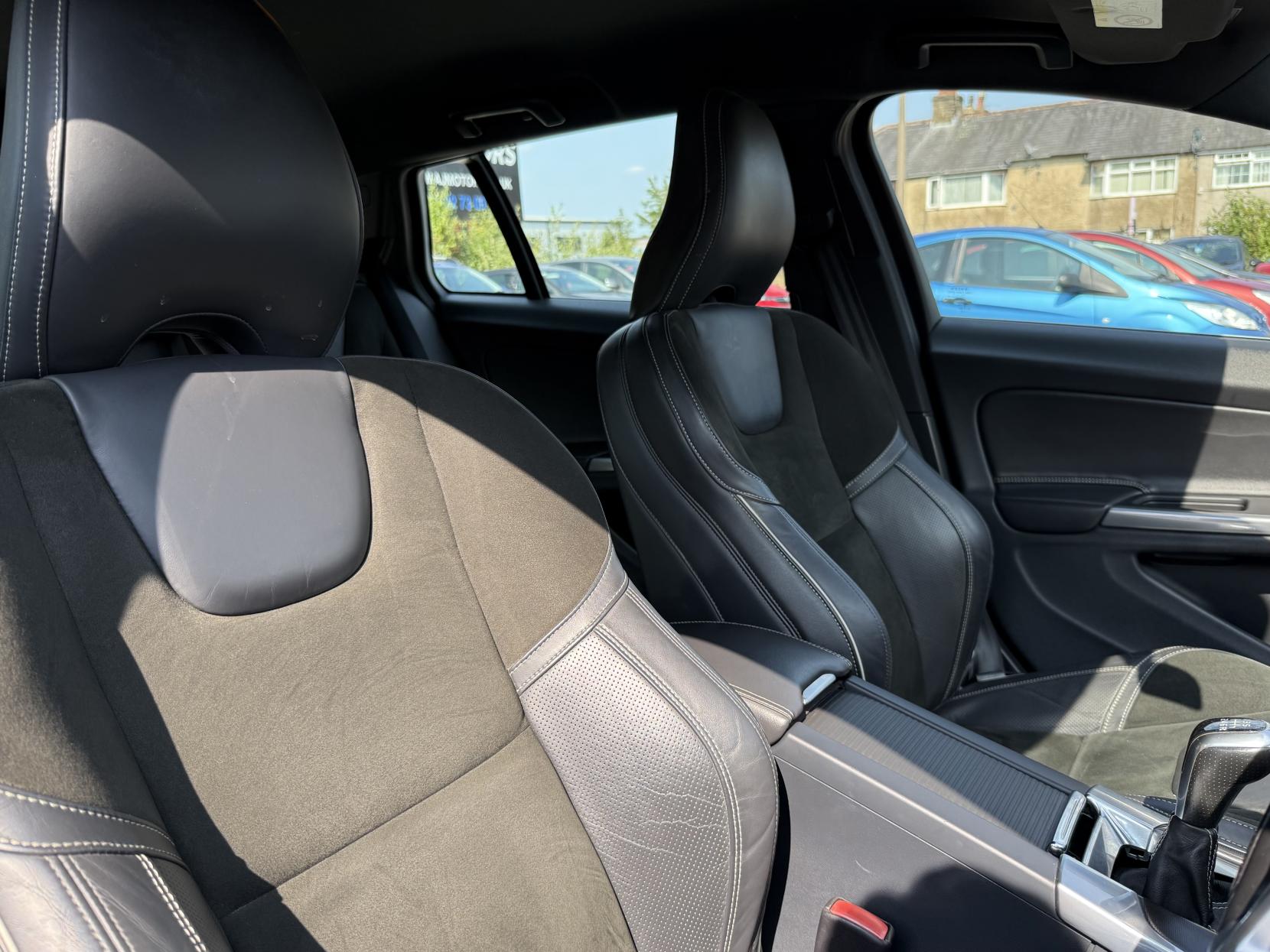 Volvo V60 2.0 D4 R-Design Estate 5dr Diesel Manual Euro 6 (s/s) (181 ps)
