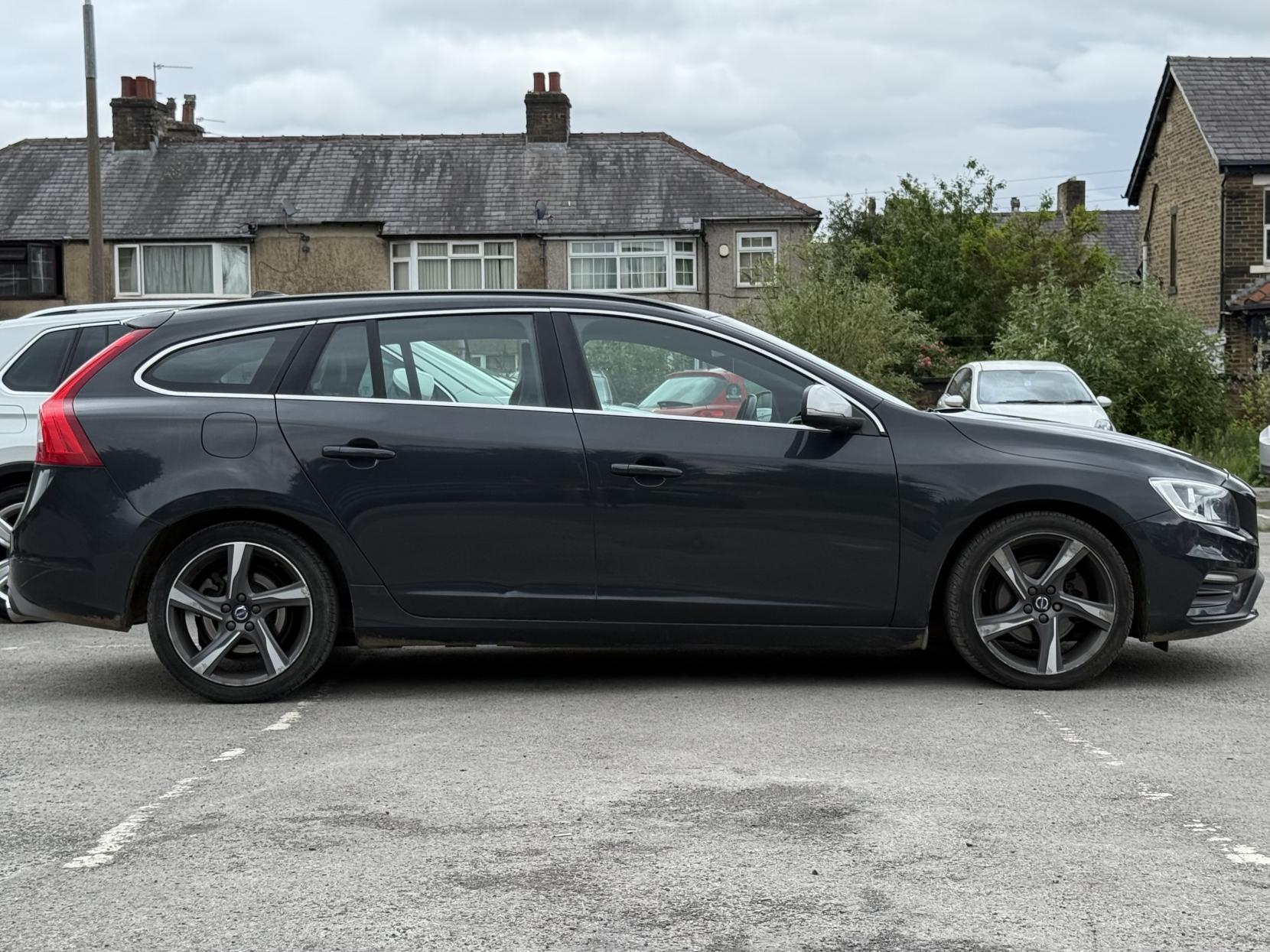 Volvo V60 2.0 D4 R-Design Estate 5dr Diesel Manual Euro 6 (s/s) (181 ps)