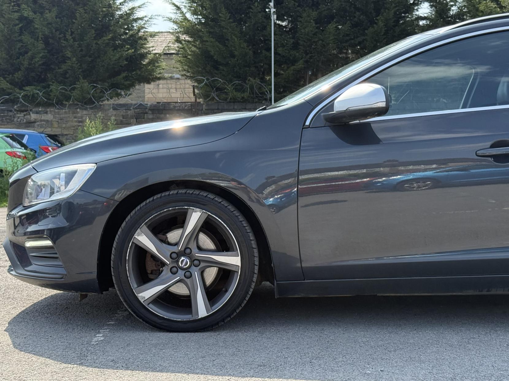 Volvo V60 2.0 D4 R-Design Estate 5dr Diesel Manual Euro 6 (s/s) (181 ps)