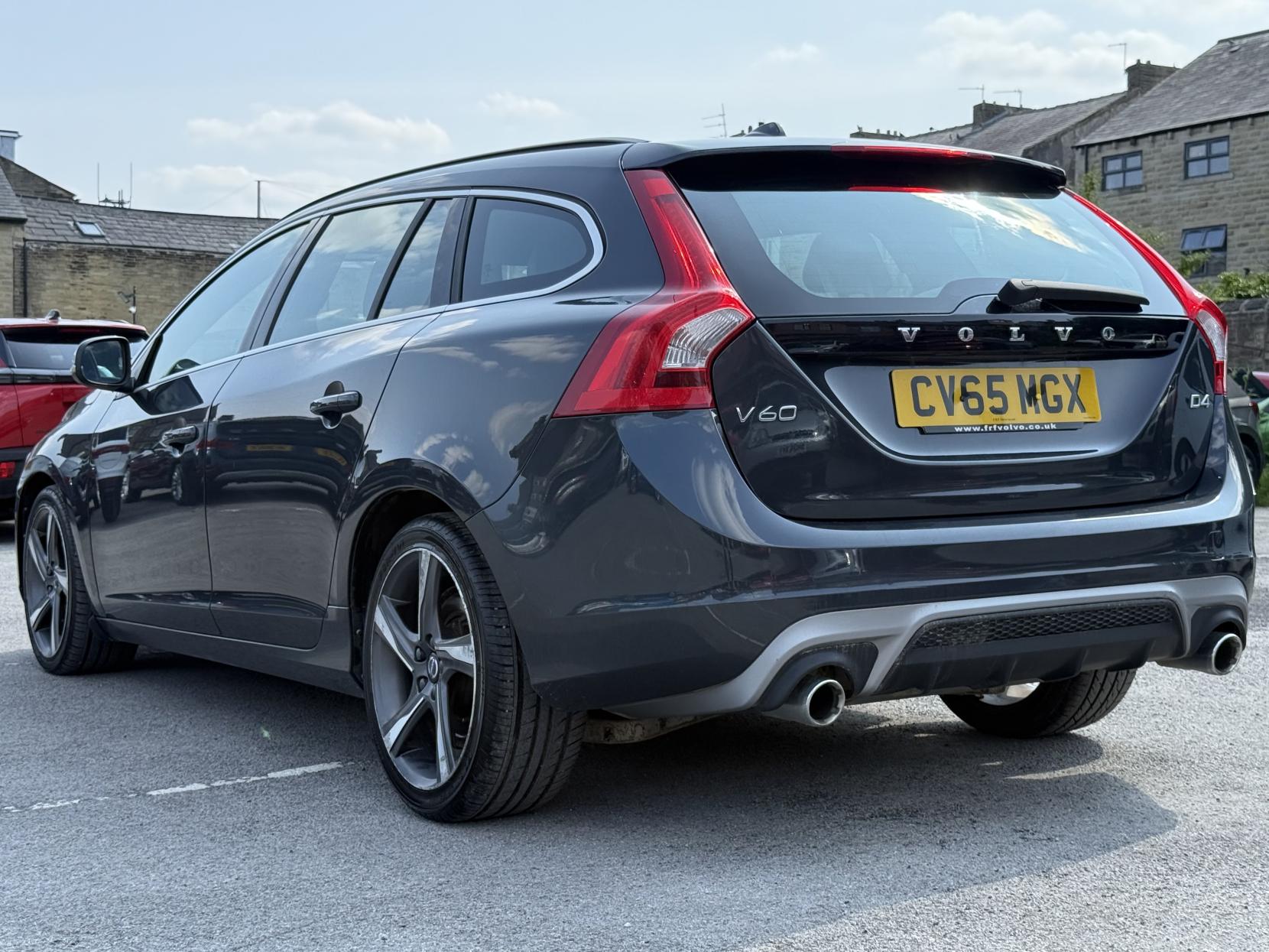 Volvo V60 2.0 D4 R-Design Estate 5dr Diesel Manual Euro 6 (s/s) (181 ps)