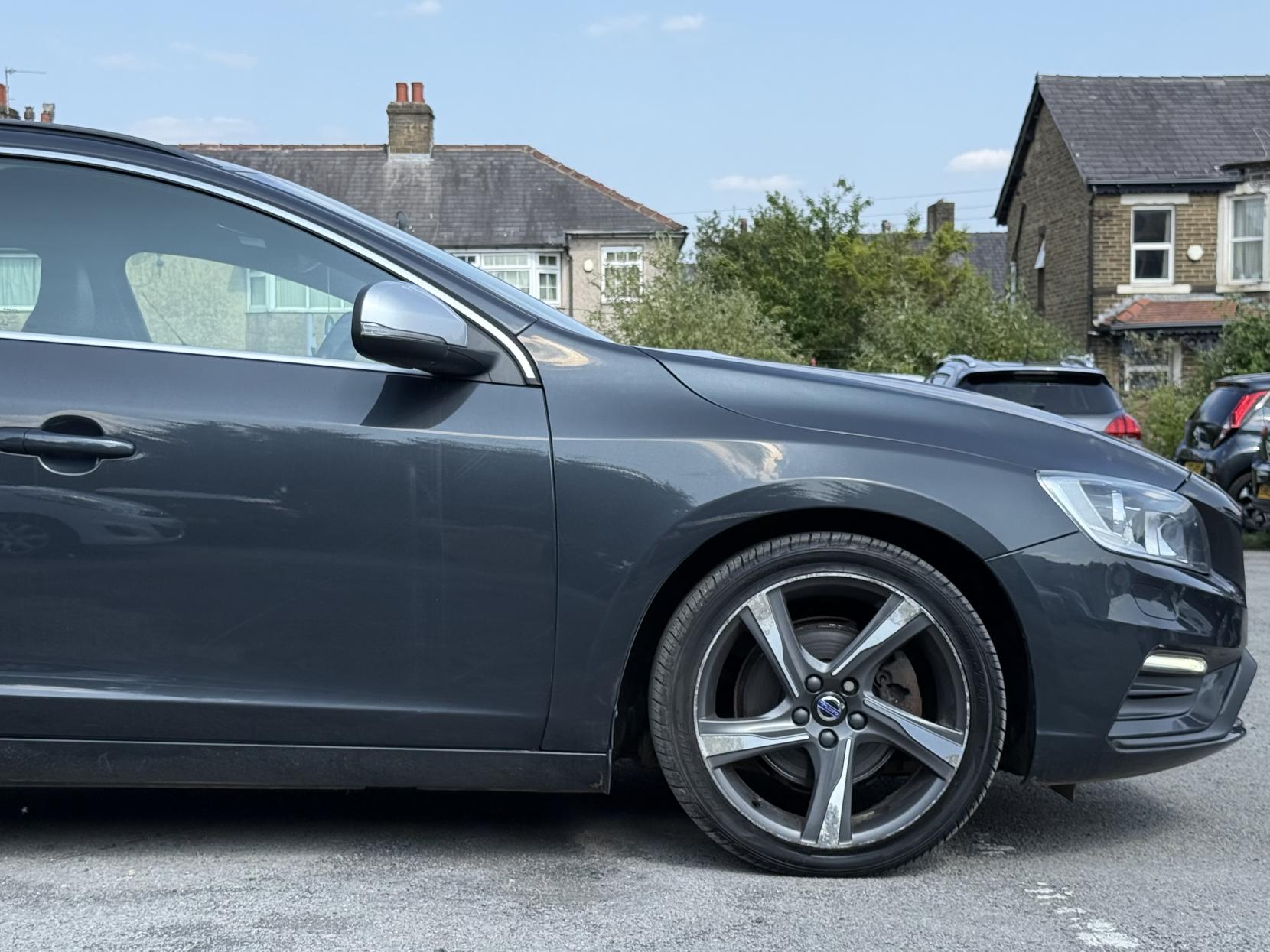 Volvo V60 2.0 D4 R-Design Estate 5dr Diesel Manual Euro 6 (s/s) (181 ps)