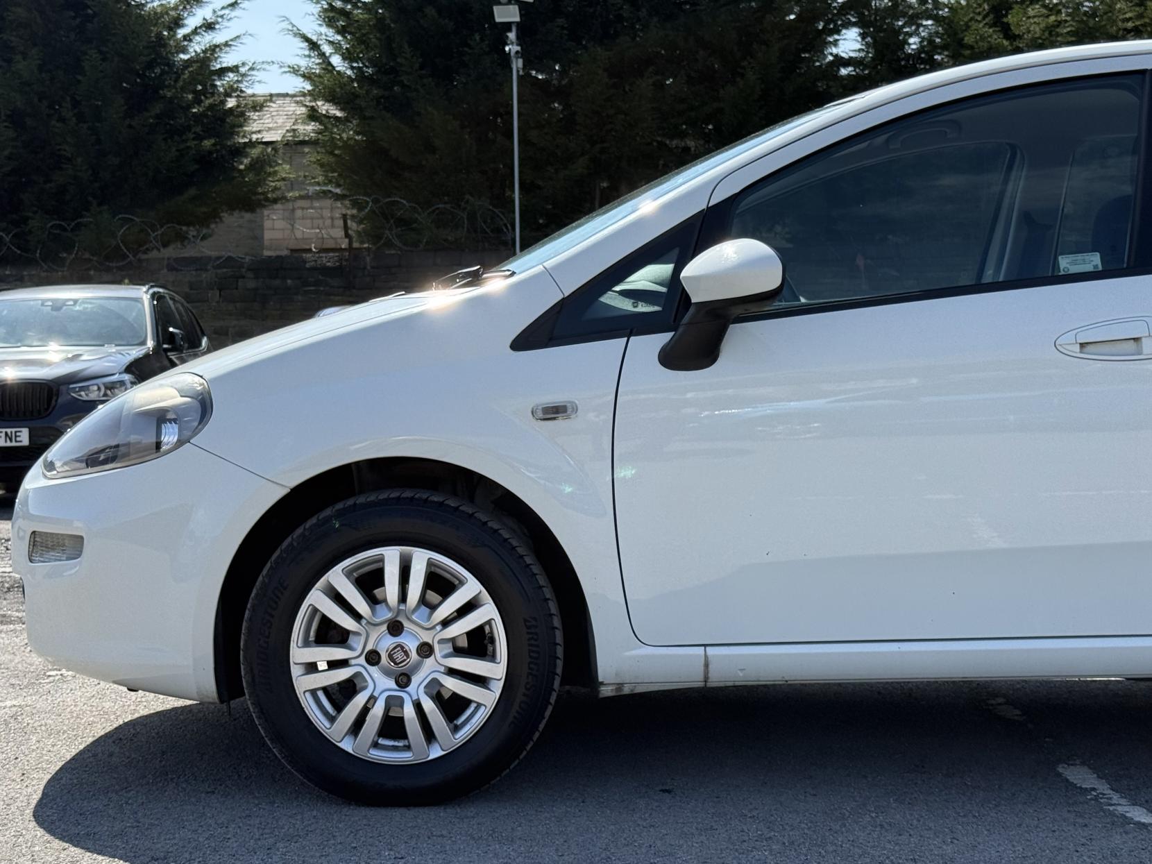 Fiat Punto 1.4 Easy Hatchback 5dr Petrol Euro 6 (s/s) (77 bhp)