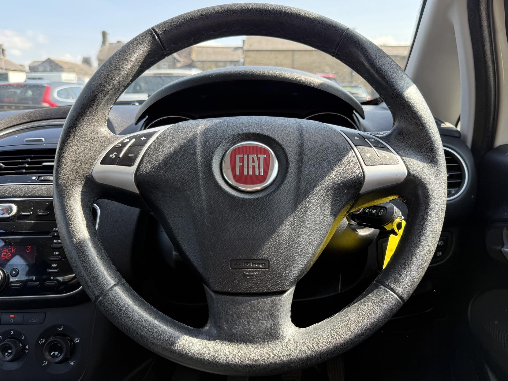 Fiat Punto 1.4 Easy Hatchback 5dr Petrol Euro 6 (s/s) (77 bhp)