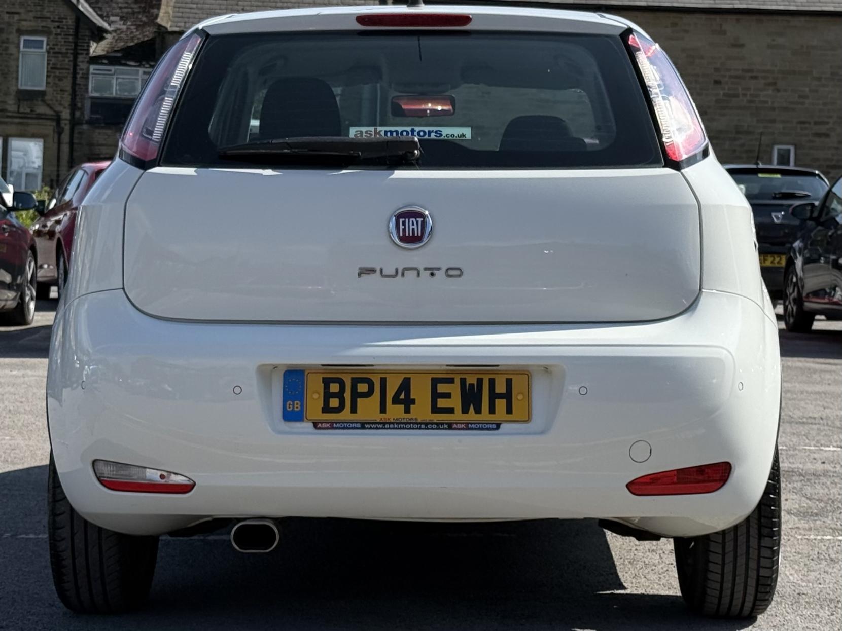 Fiat Punto 1.4 Easy Hatchback 5dr Petrol Euro 6 (s/s) (77 bhp)