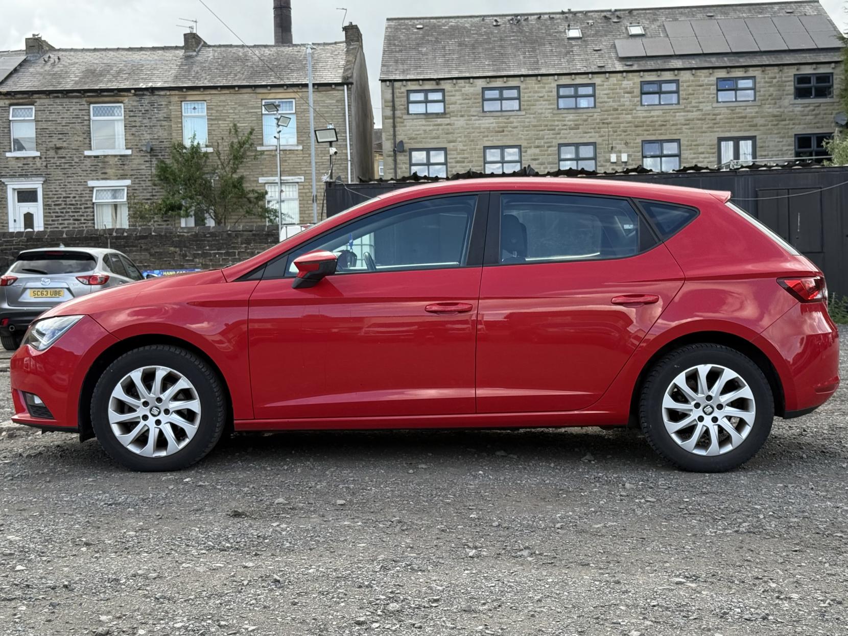 SEAT Leon 1.6 TDI CR SE Hatchback 5dr Diesel Manual Euro 5 (s/s) (105 ps)