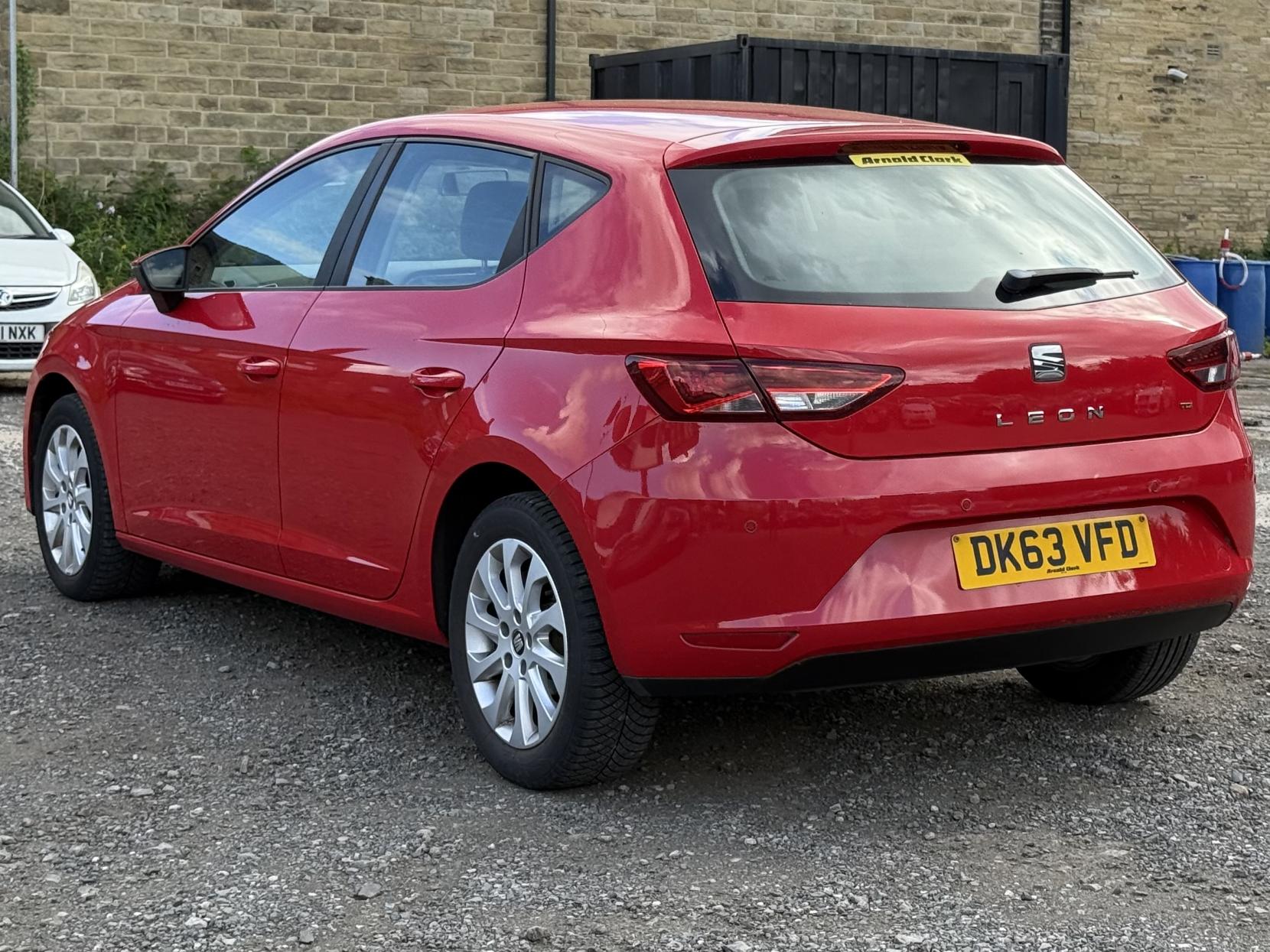 SEAT Leon 1.6 TDI CR SE Hatchback 5dr Diesel Manual Euro 5 (s/s) (105 ps)