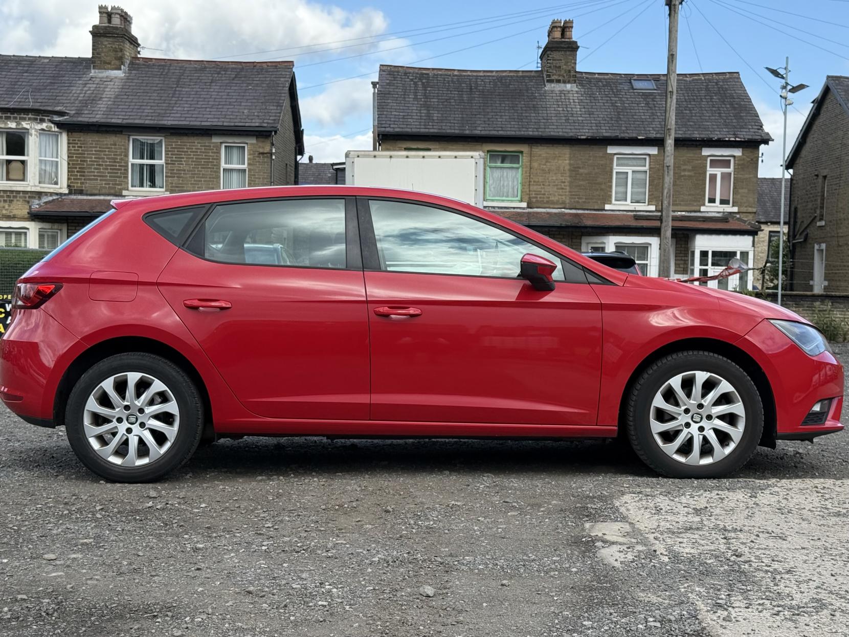 SEAT Leon 1.6 TDI CR SE Hatchback 5dr Diesel Manual Euro 5 (s/s) (105 ps)