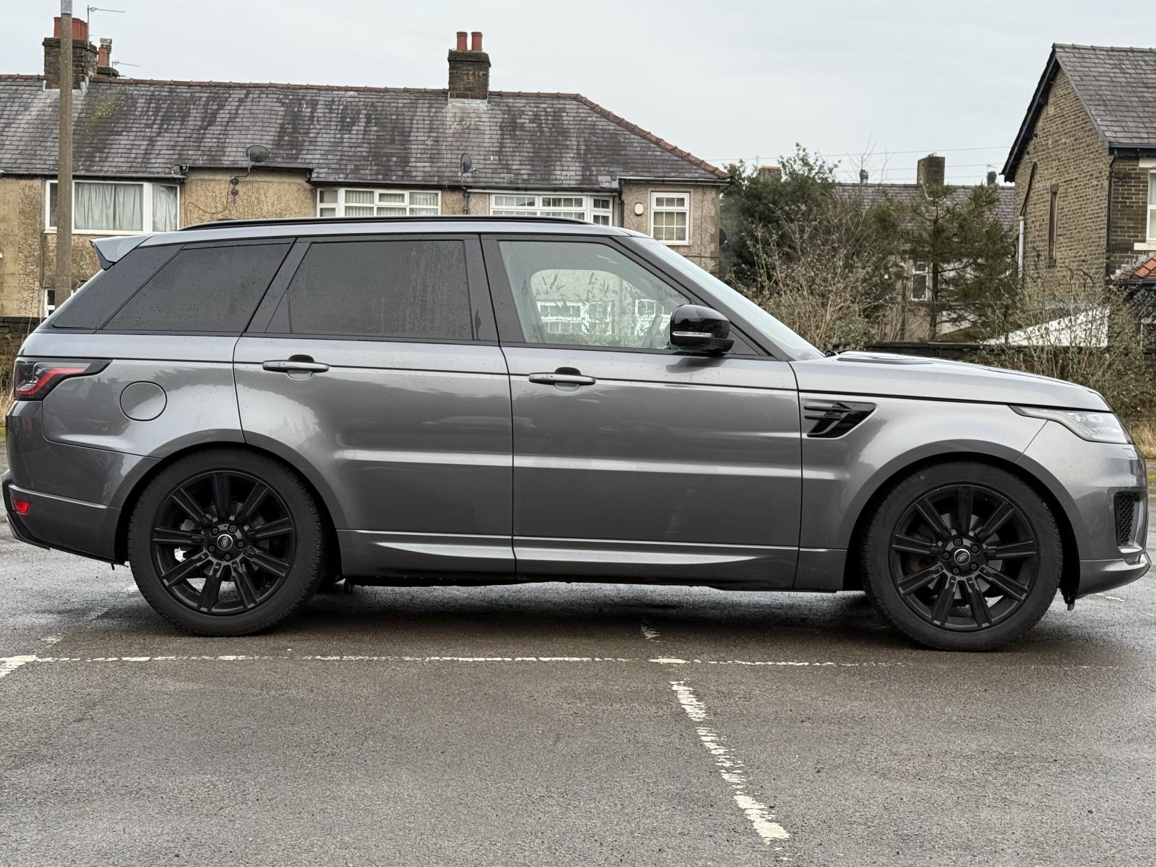 Land Rover Range Rover Sport 3.0 SD V6 HSE Dynamic SUV 5dr Diesel Auto 4WD Euro 6 (s/s) (306 ps)