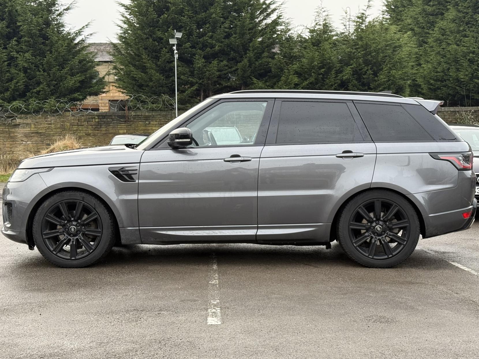 Land Rover Range Rover Sport 3.0 SD V6 HSE Dynamic SUV 5dr Diesel Auto 4WD Euro 6 (s/s) (306 ps)