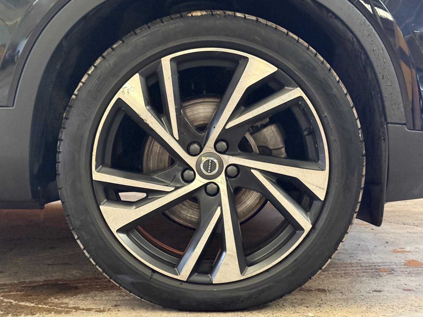Volvo XC40 2.0 B4 MHEV R-Design Pro SUV 5dr Petrol Hybrid Auto AWD Euro 6 (s/s) (197 ps)