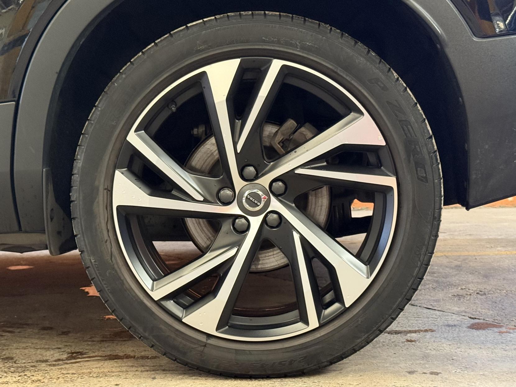 Volvo XC40 2.0 B4 MHEV R-Design Pro SUV 5dr Petrol Hybrid Auto AWD Euro 6 (s/s) (197 ps)