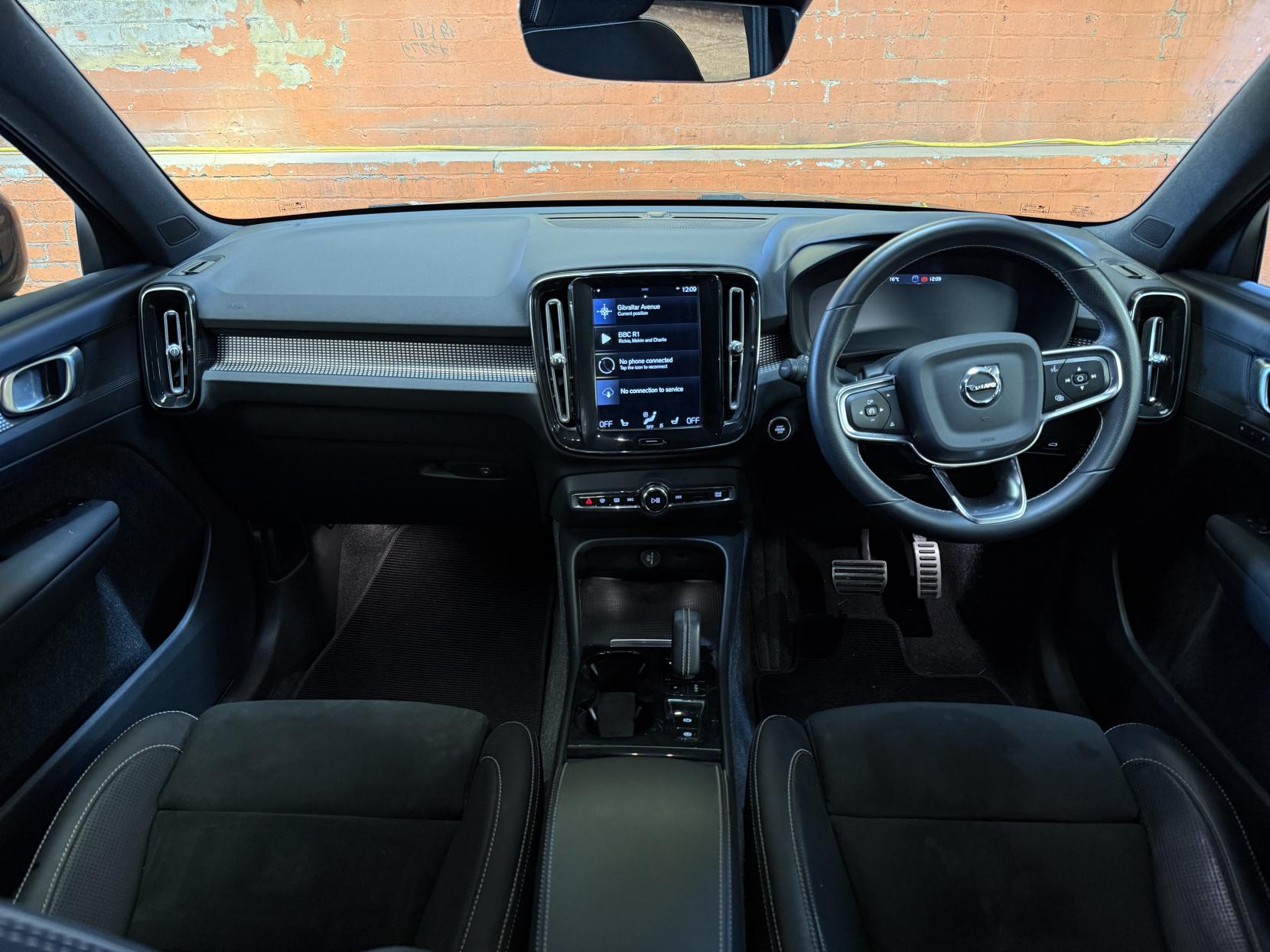 Volvo XC40 2.0 B4 MHEV R-Design Pro SUV 5dr Petrol Hybrid Auto AWD Euro 6 (s/s) (197 ps)