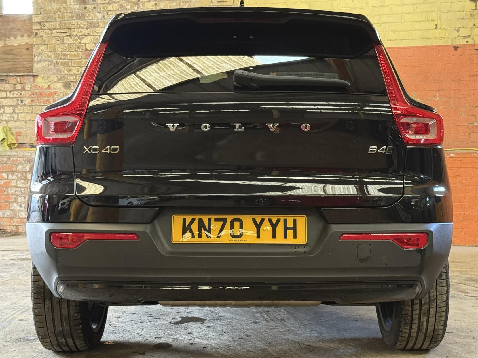 Volvo XC40 2.0 B4 MHEV R-Design Pro SUV 5dr Petrol Hybrid Auto AWD Euro 6 (s/s) (197 ps)