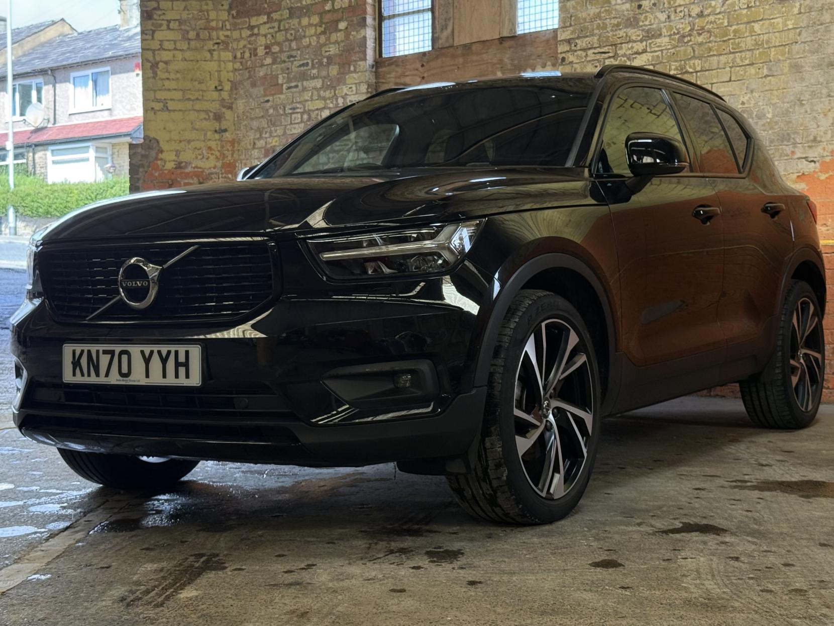 Volvo XC40 2.0 B4 MHEV R-Design Pro SUV 5dr Petrol Hybrid Auto AWD Euro 6 (s/s) (197 ps)