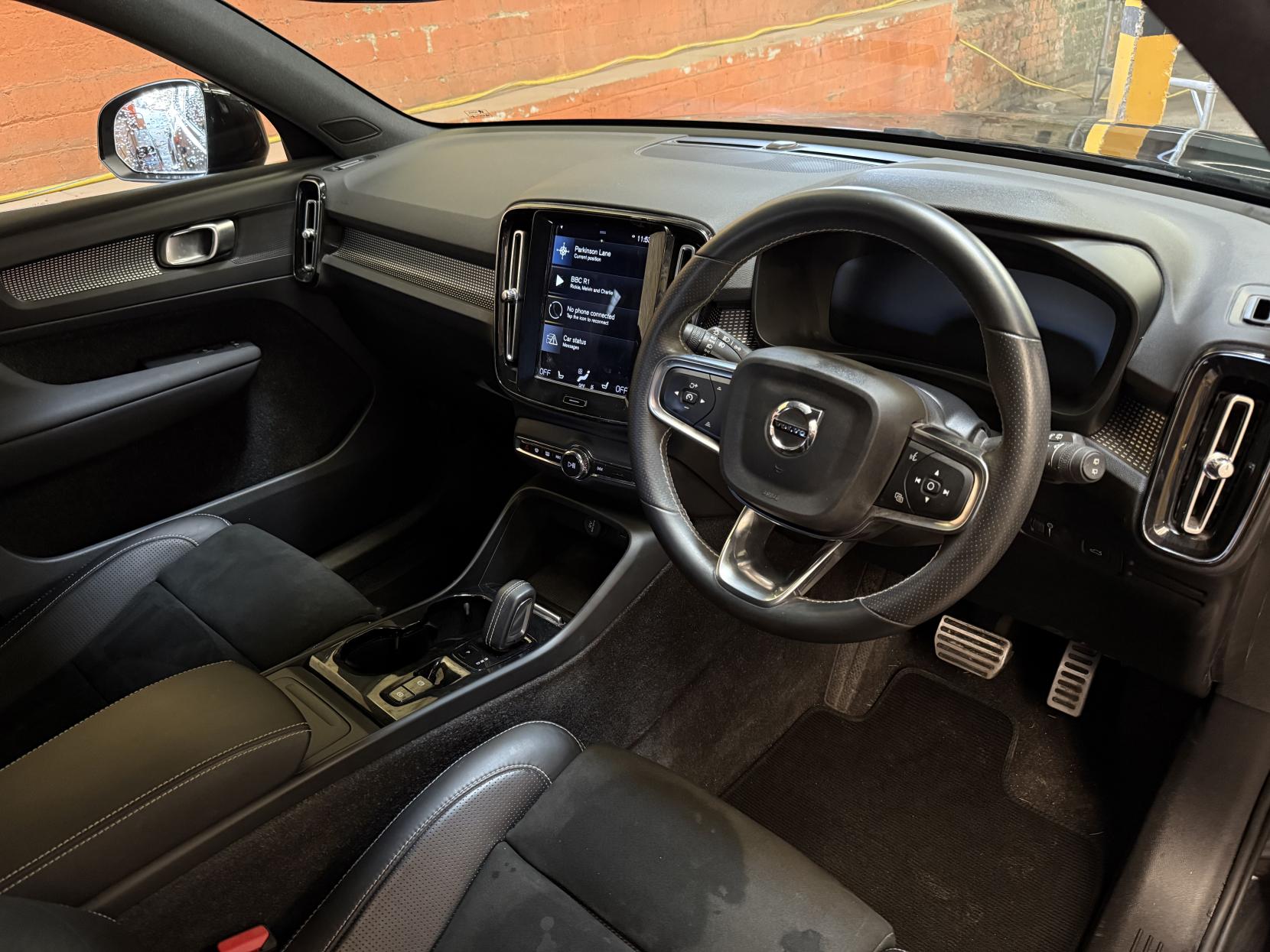 Volvo XC40 2.0 B4 MHEV R-Design Pro SUV 5dr Petrol Hybrid Auto AWD Euro 6 (s/s) (197 ps)