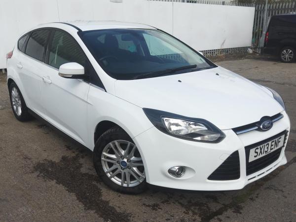 Ford Focus 1.6 Titanium Hatchback 5dr Petrol Powershift Euro 5 (125 ps)