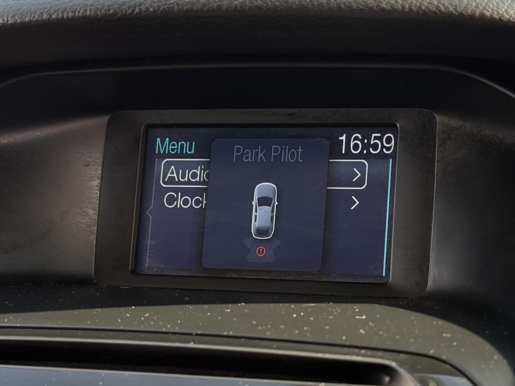 Ford Focus 1.6 Titanium Hatchback 5dr Petrol Manual Euro 5 (125 ps)