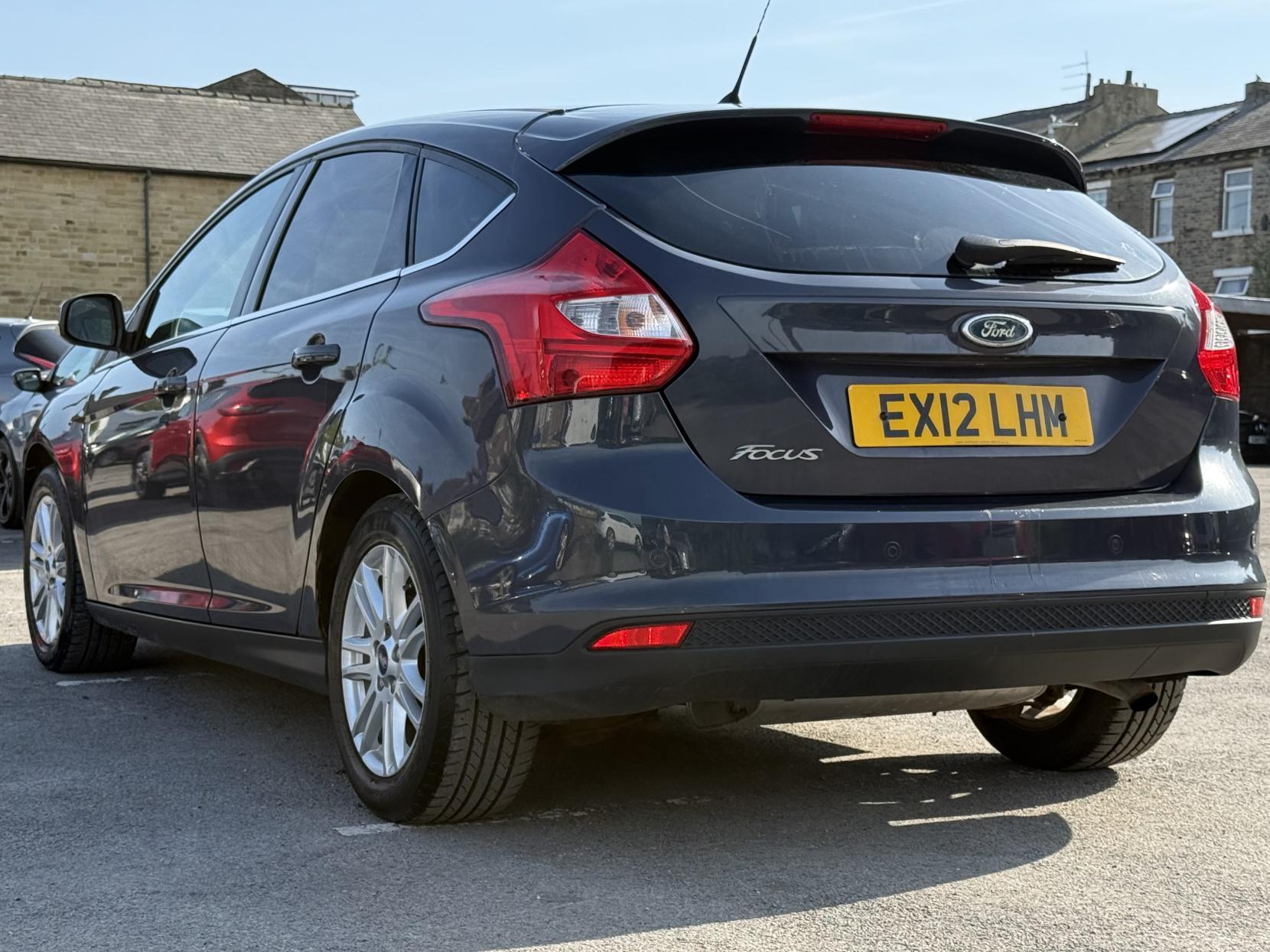 Ford Focus 1.6 Titanium Hatchback 5dr Petrol Manual Euro 5 (125 ps)