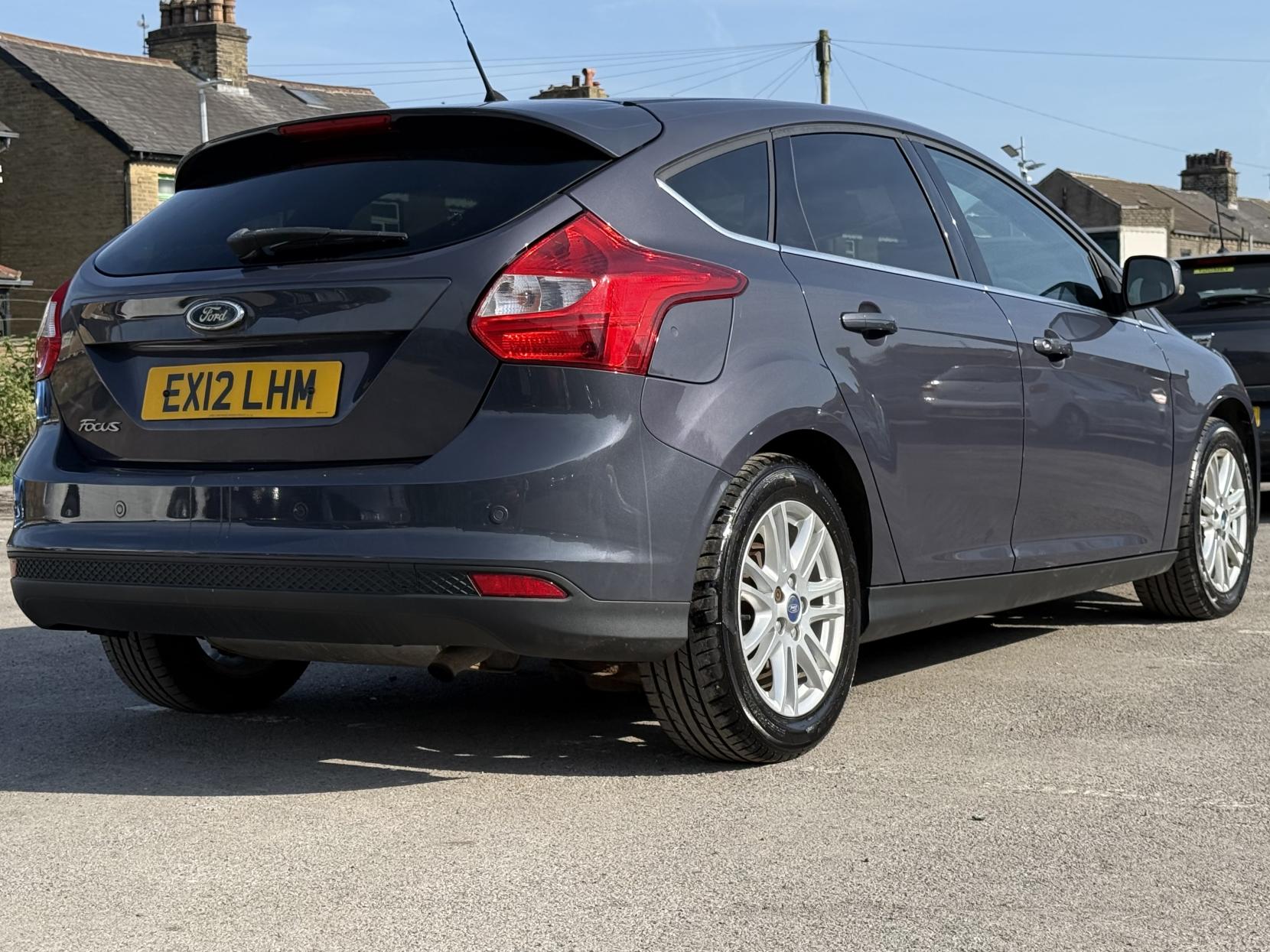 Ford Focus 1.6 Titanium Hatchback 5dr Petrol Manual Euro 5 (125 ps)