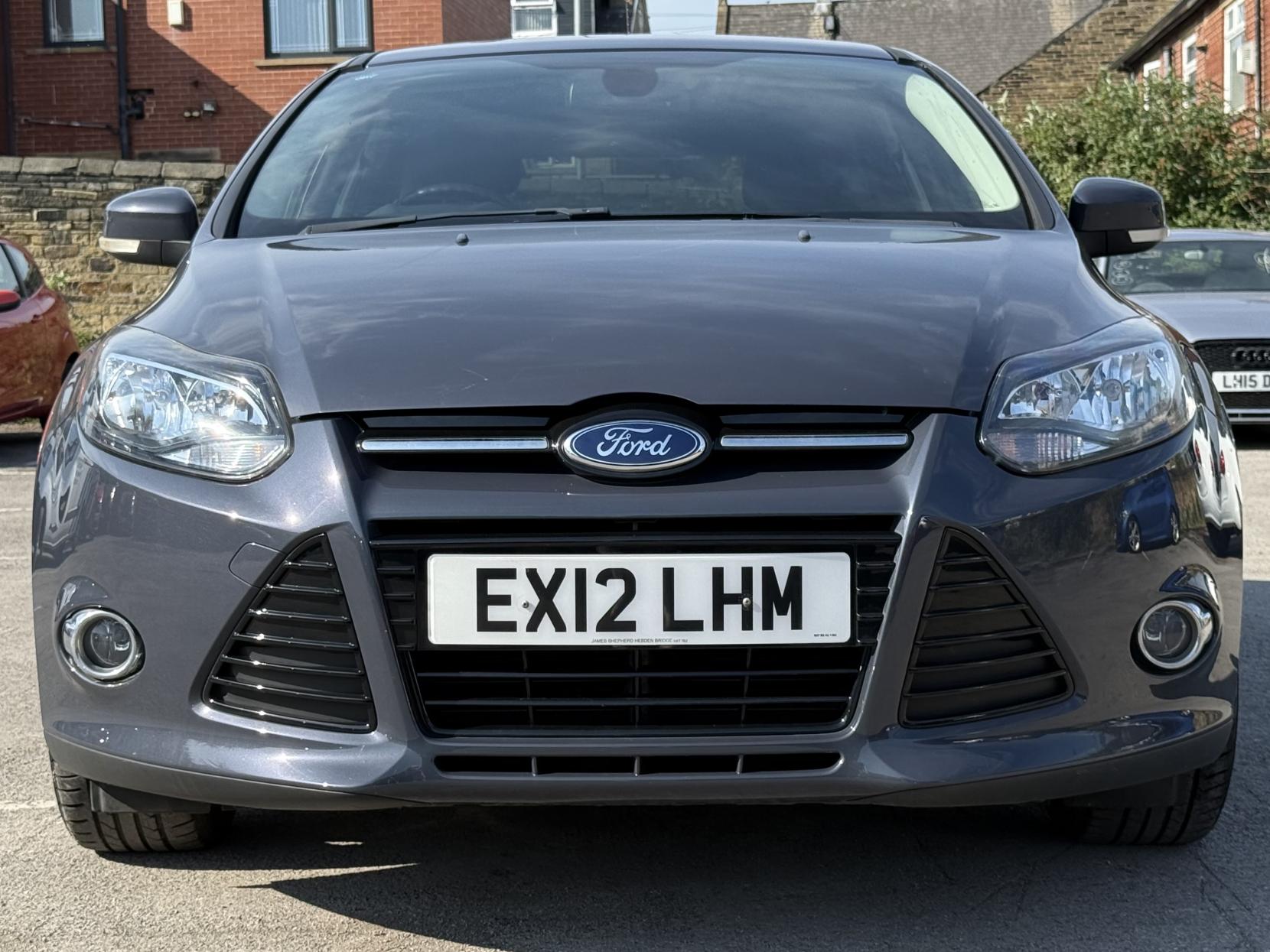 Ford Focus 1.6 Titanium Hatchback 5dr Petrol Manual Euro 5 (125 ps)