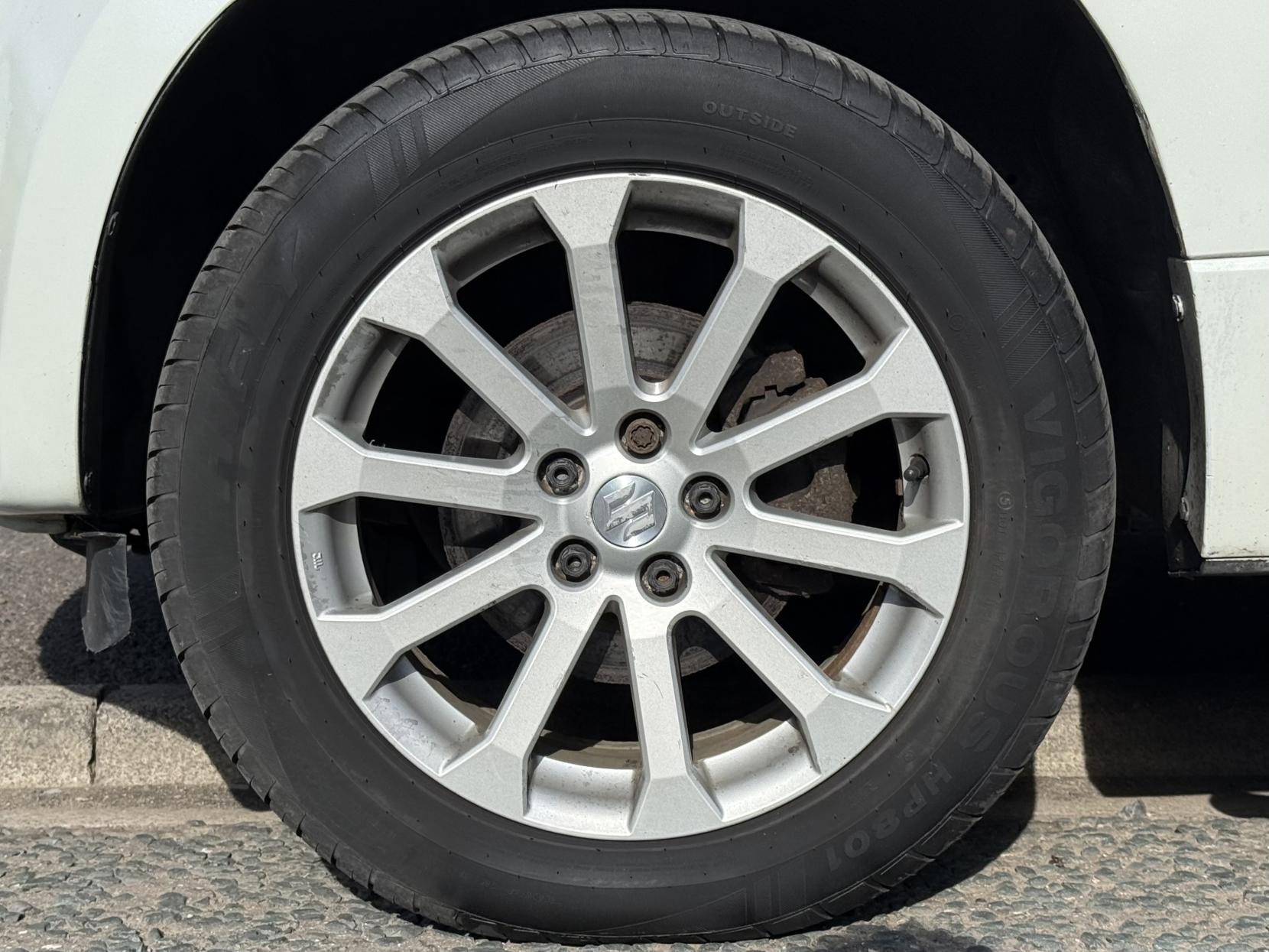 Suzuki Grand Vitara 1.9 DDiS SZ5 SUV 5dr Diesel Manual 4WD Euro 5 (129 ps)