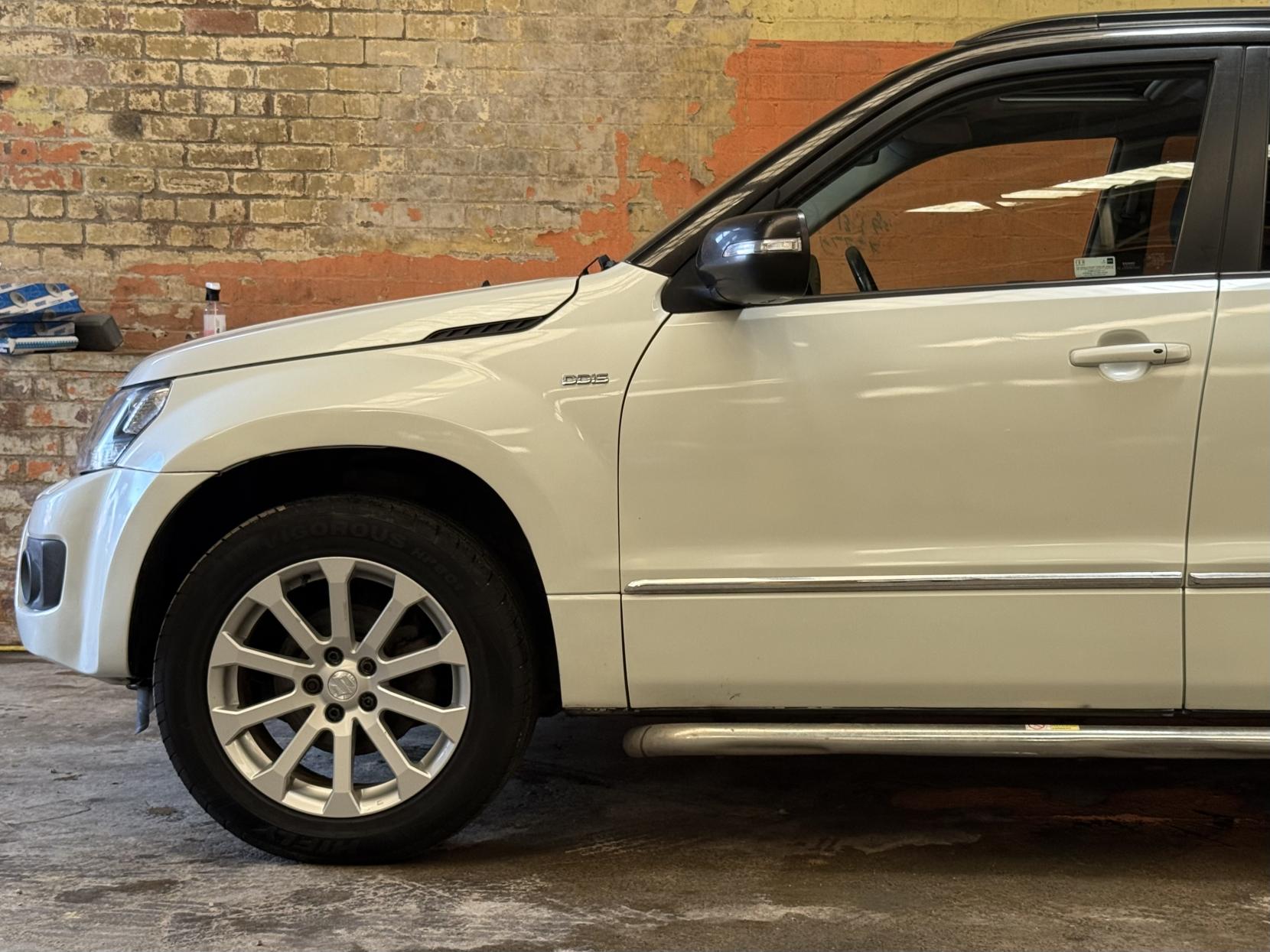 Suzuki Grand Vitara 1.9 DDiS SZ5 SUV 5dr Diesel Manual 4WD Euro 5 (129 ps)