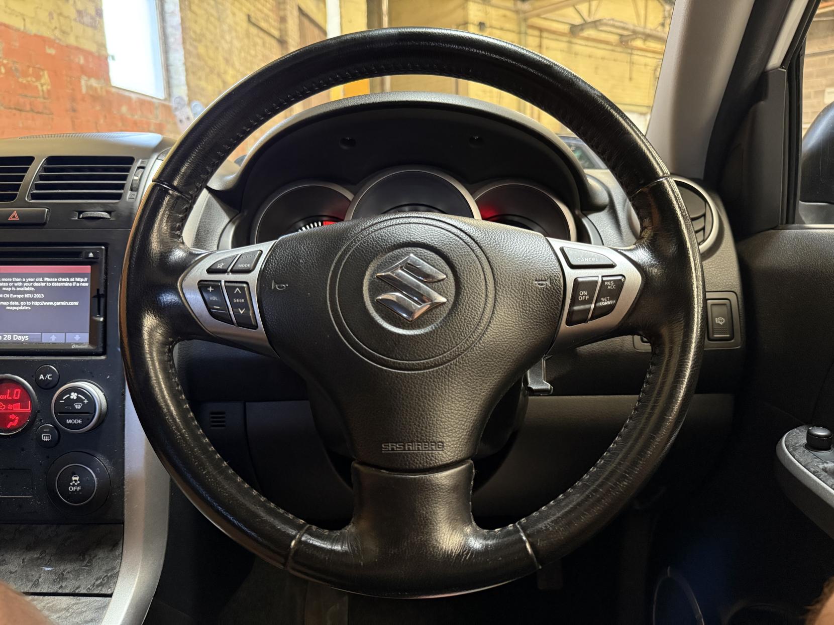 Suzuki Grand Vitara 1.9 DDiS SZ5 SUV 5dr Diesel Manual 4WD Euro 5 (129 ps)