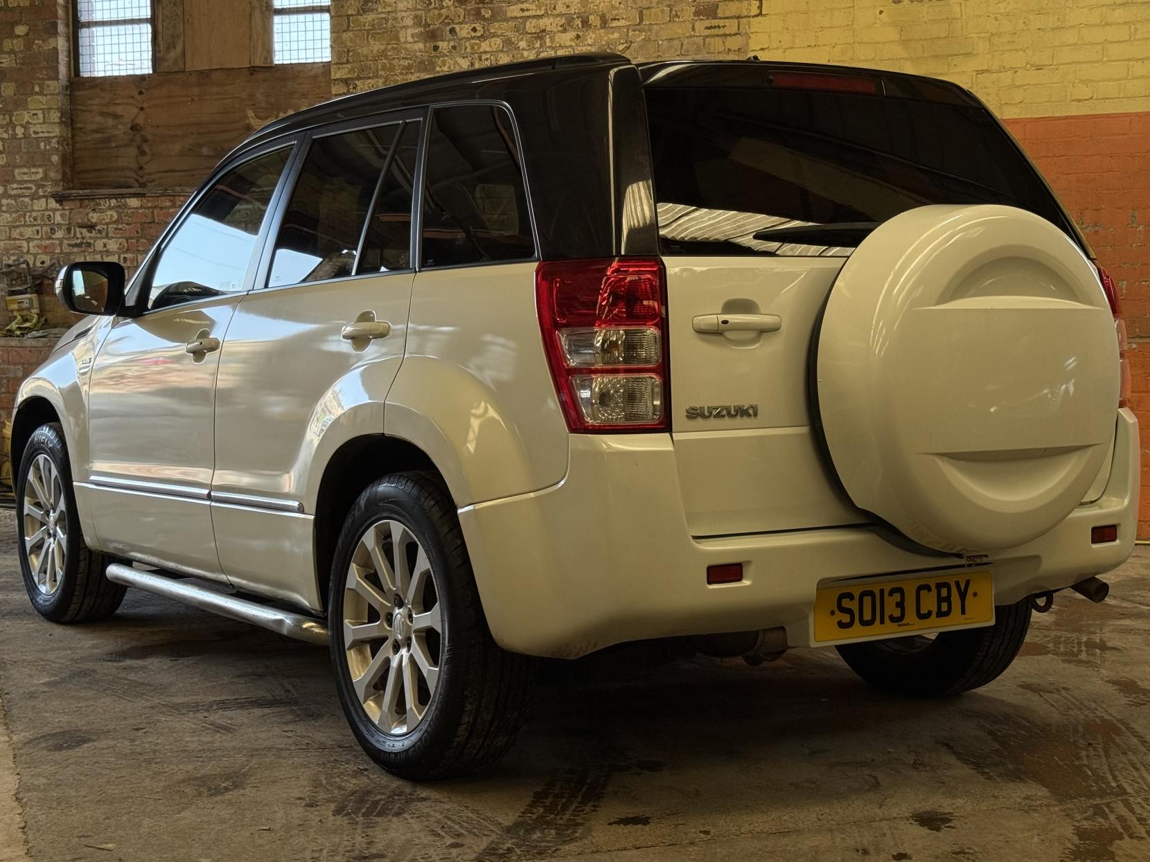 Suzuki Grand Vitara 1.9 DDiS SZ5 SUV 5dr Diesel Manual 4WD Euro 5 (129 ps)