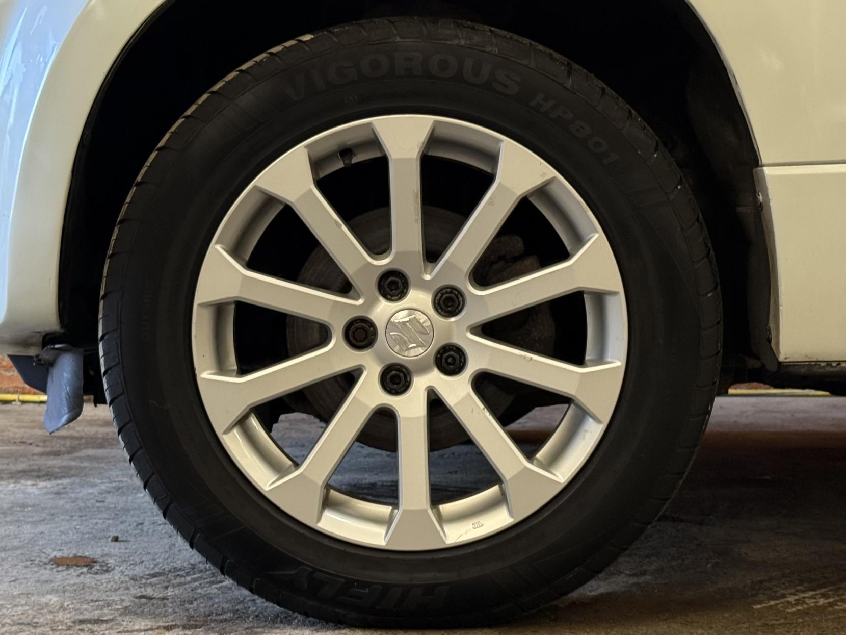 Suzuki Grand Vitara 1.9 DDiS SZ5 SUV 5dr Diesel Manual 4WD Euro 5 (129 ps)