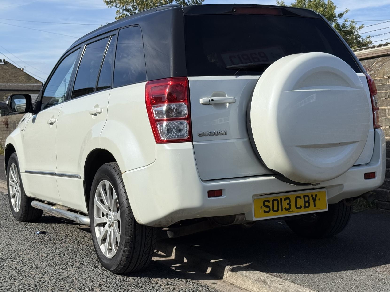 Suzuki Grand Vitara 1.9 DDiS SZ5 SUV 5dr Diesel Manual 4WD Euro 5 (129 ps)