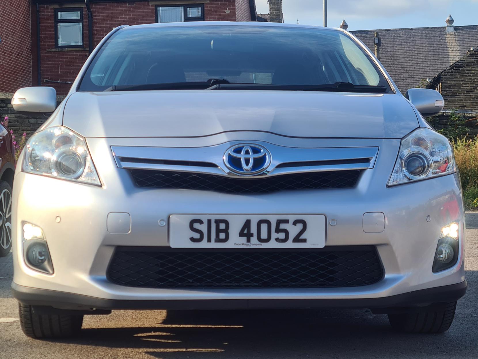 Toyota Auris 1.8 VVT-h T4 Hatchback 5dr Petrol Hybrid CVT Euro 5 (s/s) (136 ps)