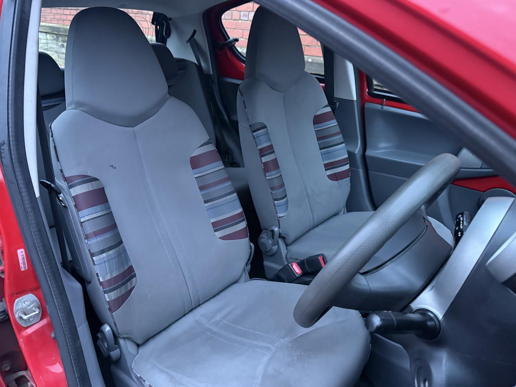 Citroen C1 1.0i VTR+ Hatchback 5dr Petrol Manual Euro 5 (68 ps)