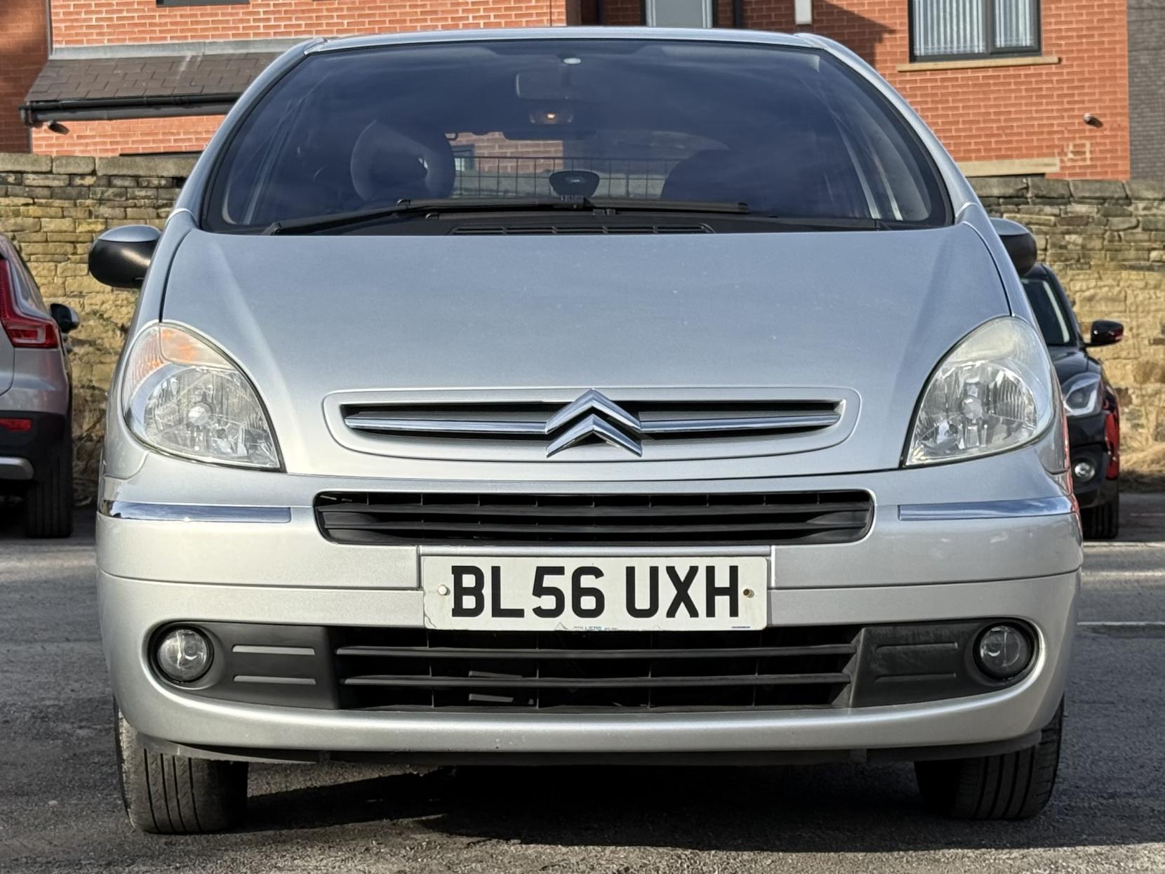 Citroen Xsara Picasso 1.6i 16V Exclusive MPV 5dr Petrol Manual (172 g/km, 110 bhp)